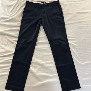 Men’s navy color banana republic chinos size 31 x 32. Fulton skinny fit.